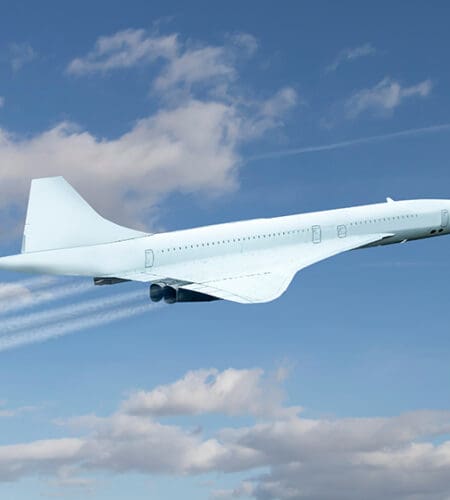 What two countries agreed to develop the Concorde jet in 1962?