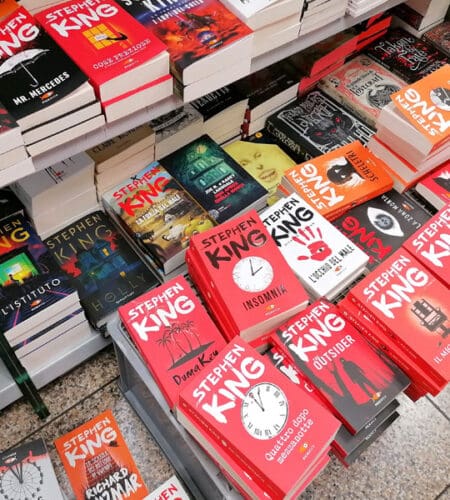 What is the pen name of Stephen King’s novel-writing son, who published “Heart-Shaped Box” in 2007?