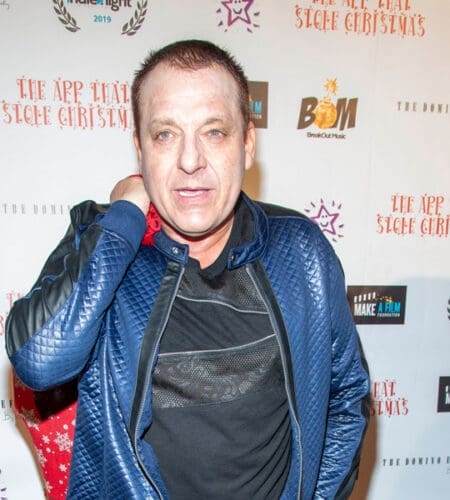 In which 2001 movie did Tom Sizemore play the character Earl Sistern?