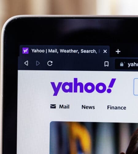 Who is the Taiwanese-born, Stanford-educated co-founder of Yahoo?